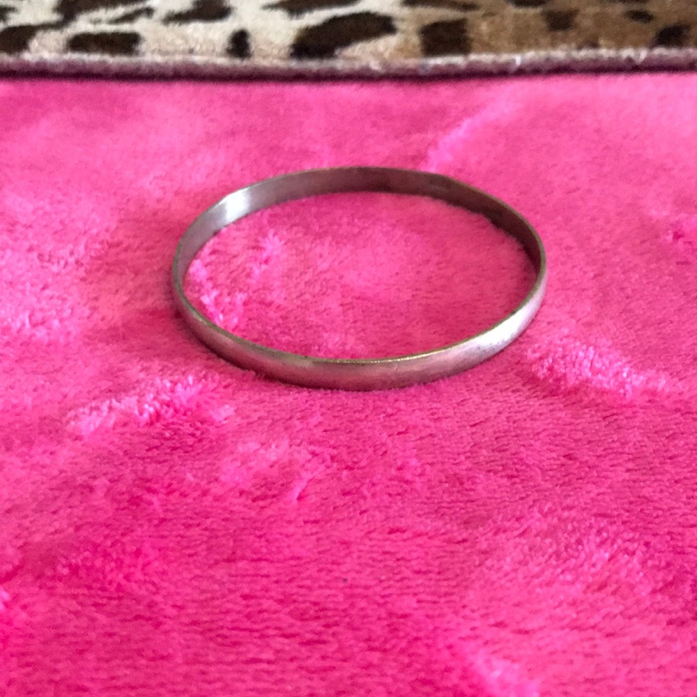 Simple sterling bangle